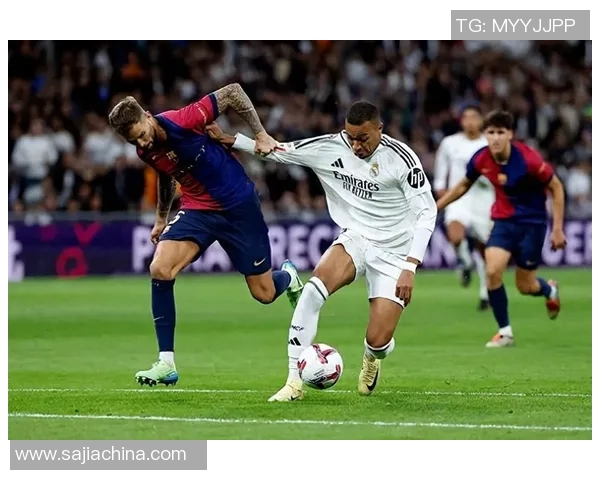 姆巴佩与亚马尔赛后热情拥抱,传递着真情意,球迷拍手称赞